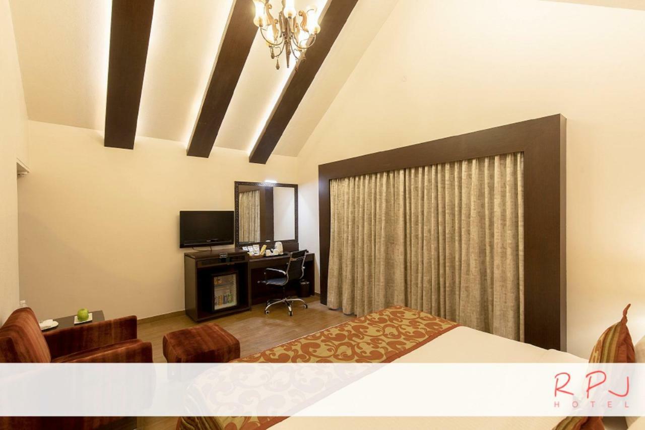 Rpj Hotel Райкот Екстериор снимка