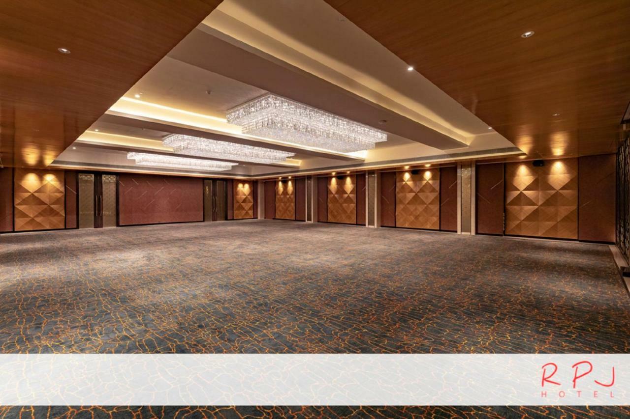Rpj Hotel Райкот Екстериор снимка
