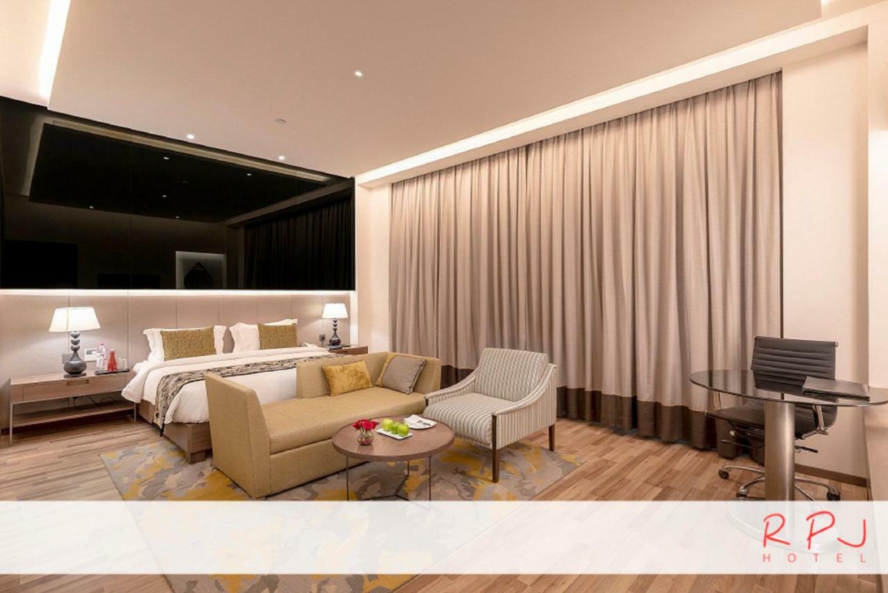 Rpj Hotel Райкот Екстериор снимка