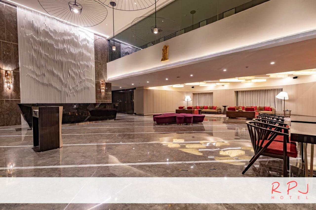 Rpj Hotel Райкот Екстериор снимка